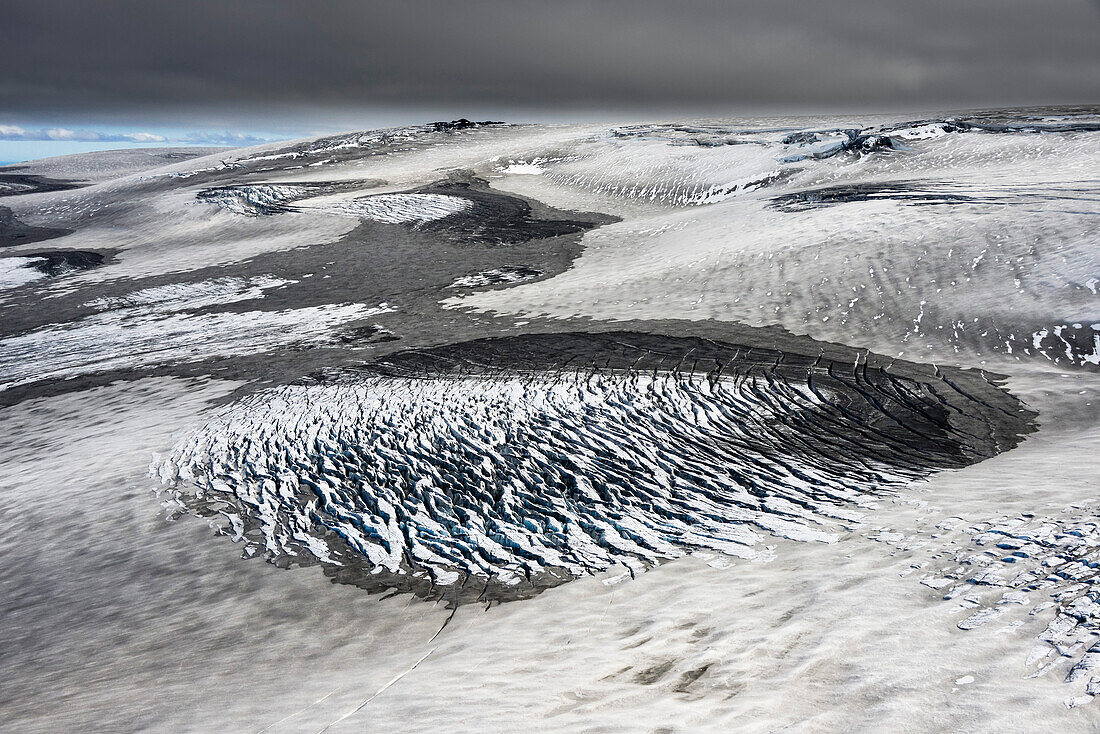 Luftbild (Aerial) von Eisstrukturen und vergletscherten Krater des Vulkans Katla, Eiswüste des Gletschers Myrdalsjökull, Hochland, Südisland, Island, Europa