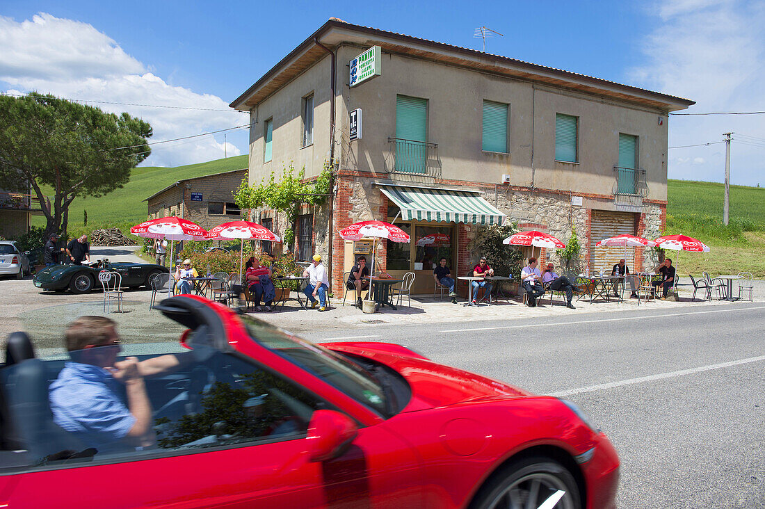 Porsche, Cabrio, Café, Bar, Restaurant, Trattoria, San Quirico D´orcia, Tuscany, Italy, Europa