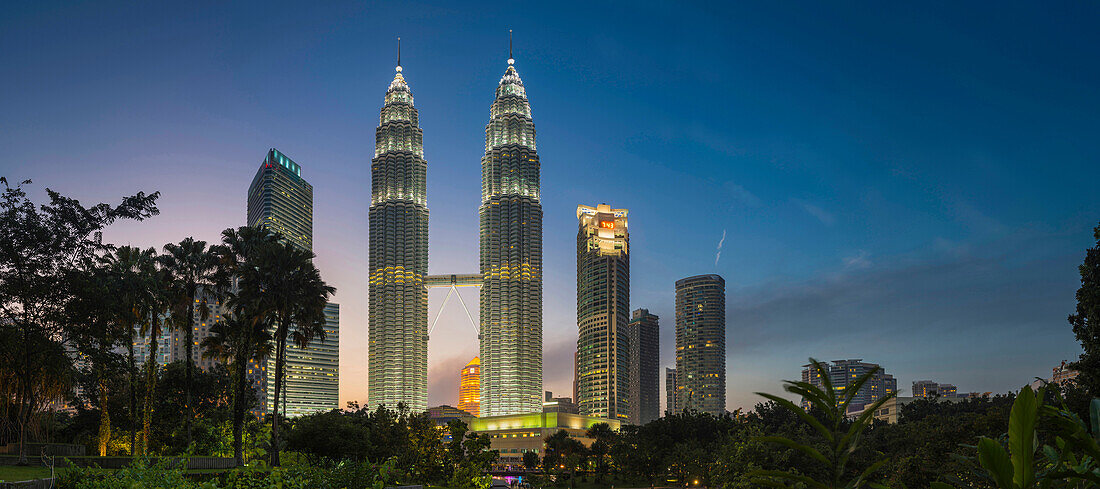 Illuminated skyscrapers in Kuala Lumpur city skyline, Kuala Lumpur, Malaysia, Kuala Lumpur, Kuala Lumpur, Malaysia