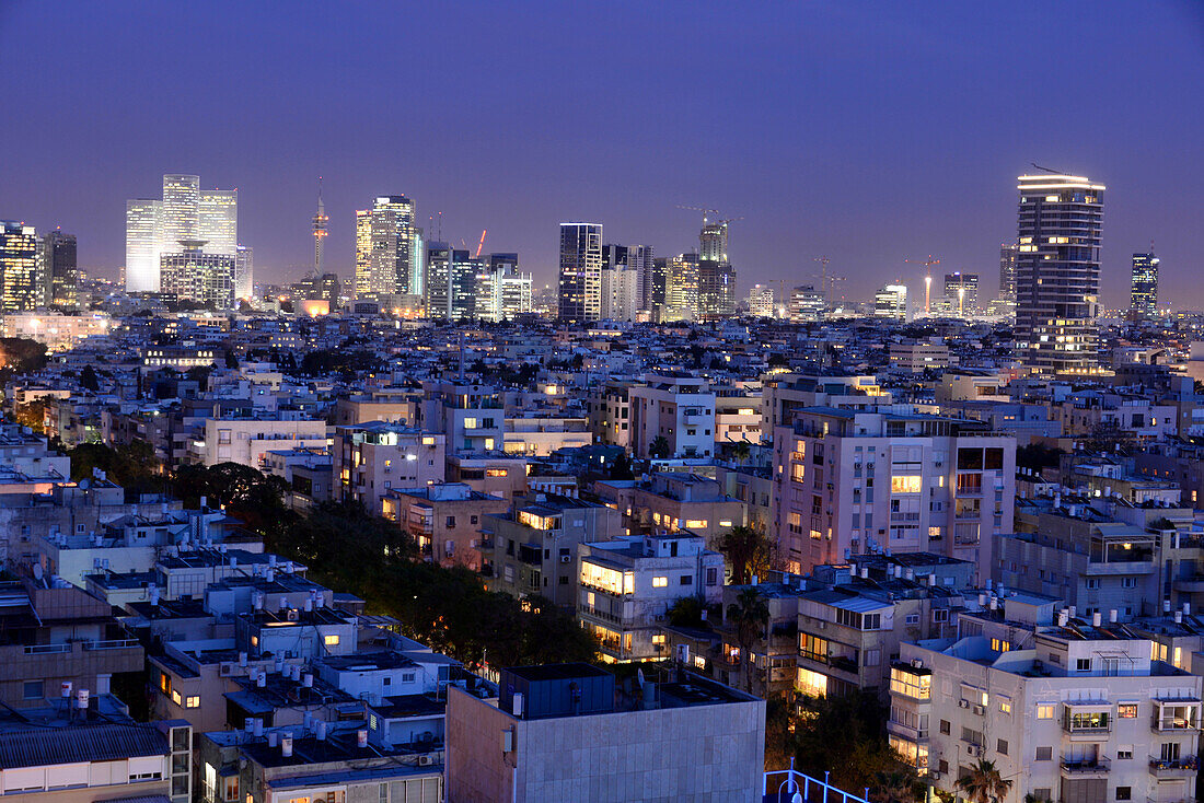 Ansicht von Tel Aviv bei Nacht, Israel