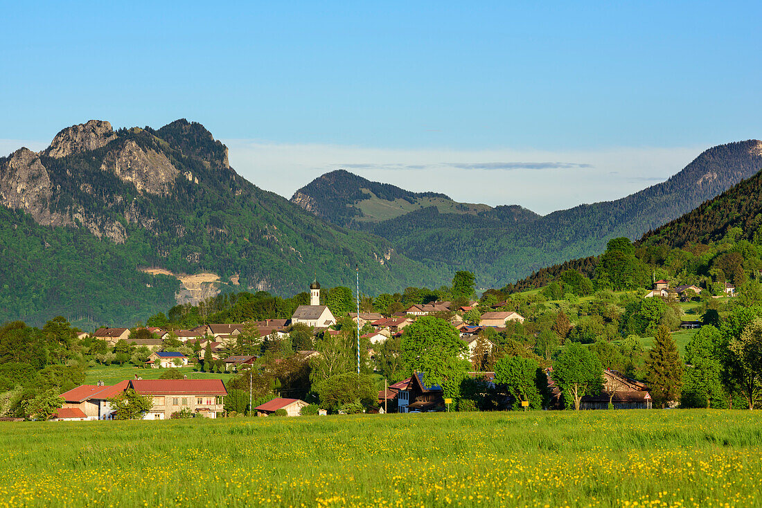 Blick auf Derndorf und Litzldorf mit Heuberg, Derndorf, Oberbayern, Bayern, Deutschland