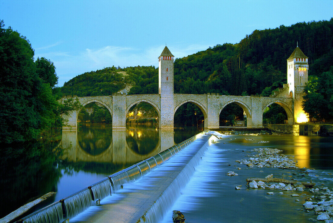 Europe, France, Lot, Cahors, Valentré bridge.