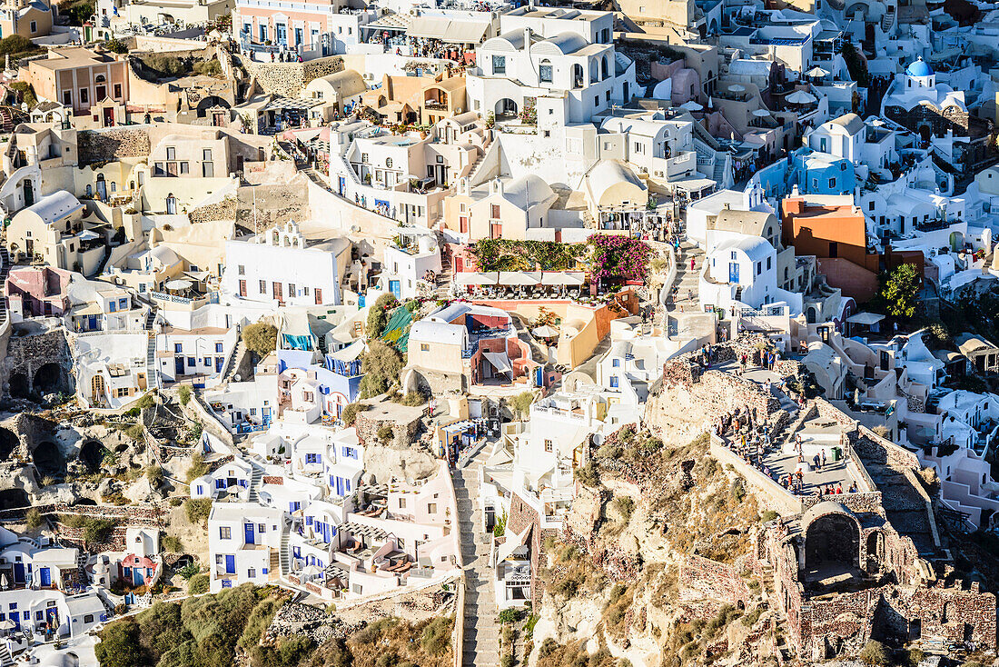 Aerial view of city on hillside, Oia, Egeo, Greece