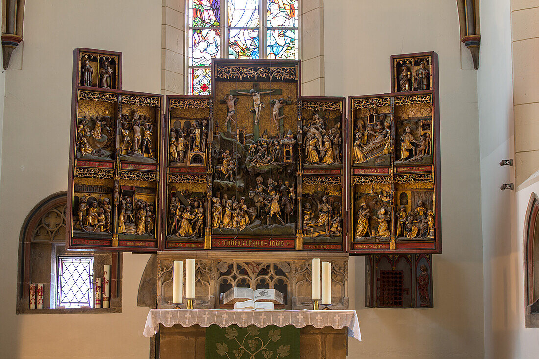 Stift Obernkirchen, Flügelaltar, Hochaltar, 1496, in Holz geschnitzte Szenen der Passionsgeschichte, Schaumburger Land, Niedersachsen, Norddeutschland, Deutschland