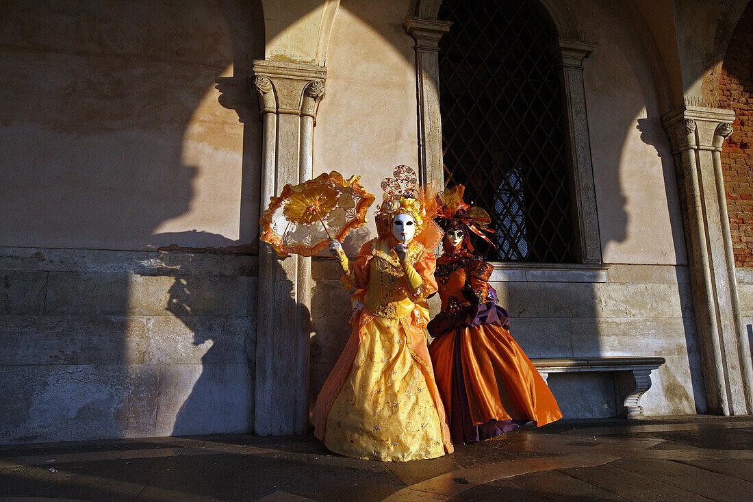 Italy, Carnival of Venice, Masks in front The Doge's Palace