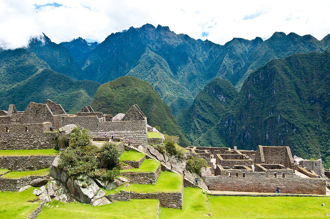 'South America, Peru, Cuzco region, Urubamba Province, Unesco World heritage since 1983, Machu Picchu (''old mountain''), global view, lansdcape'