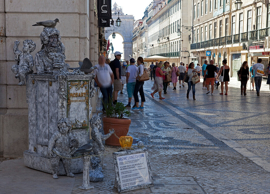 Portugal, Lisbon, Baixa district, calle Augusta,  human statue
