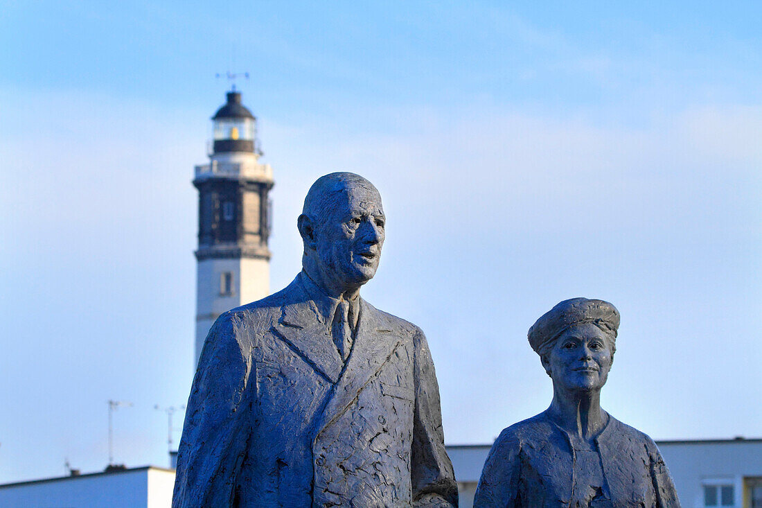 France, Calais, Place d'Armes.Charles De Gaulle and Yvonne Vendroux staue.