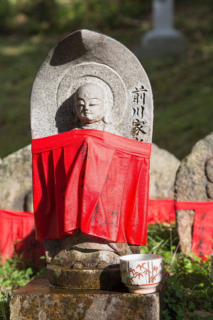 Statue at Kofukuji Temple, UNESCO World Heritage Site, Nara, Kansai, Japan, Asia