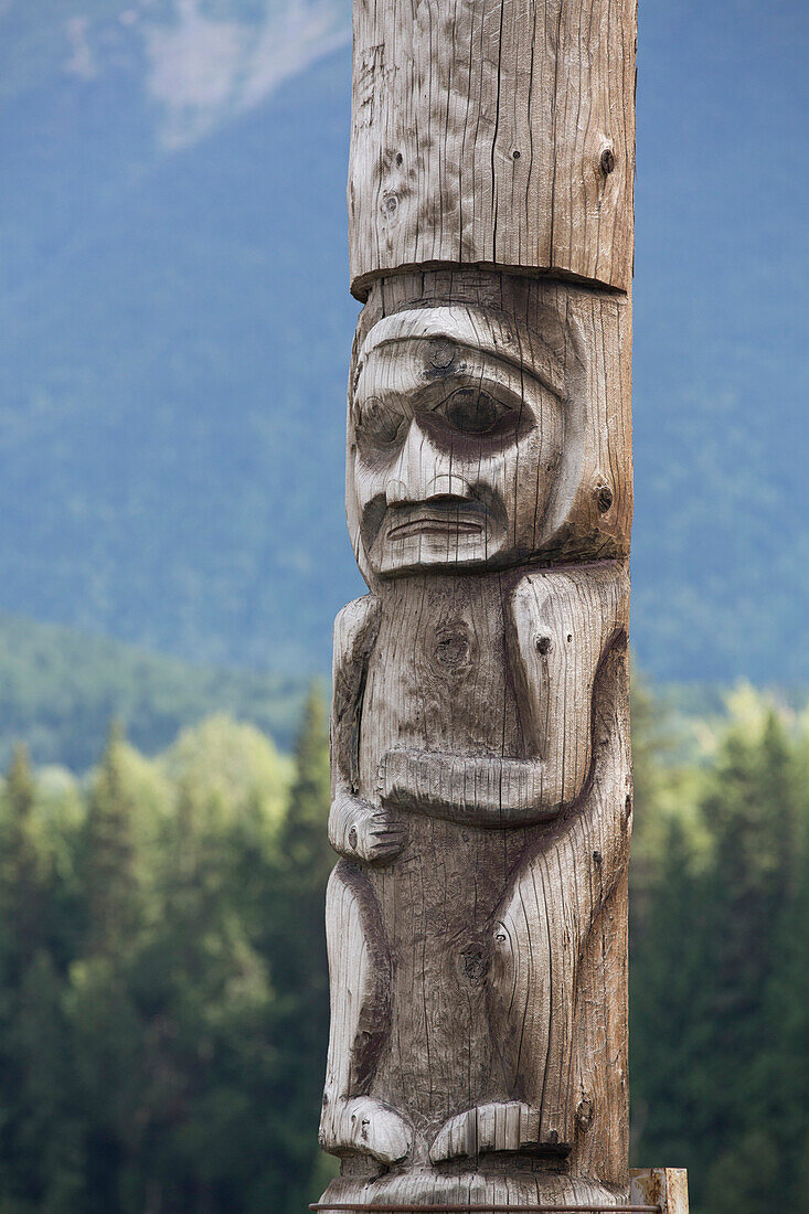 Totem Pole, Gitwangak, British Columbia, Canada, North America