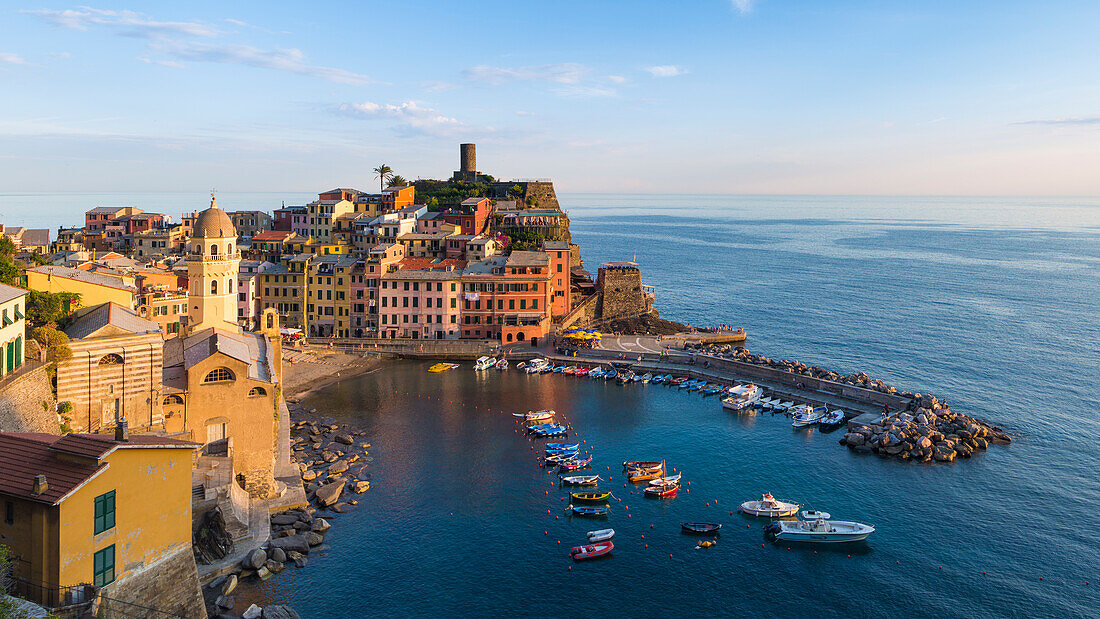 Vernazza, Cinque Terre, UNESCO World Heritage Site, Liguria, Italy, Europe