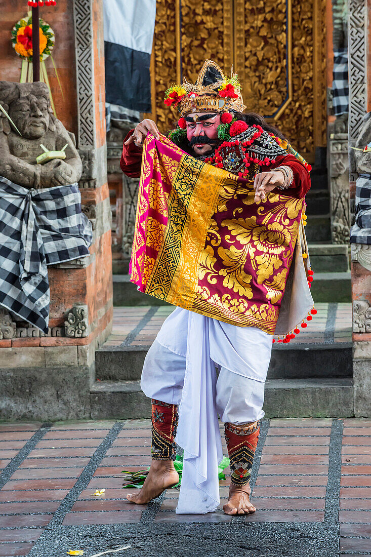 Barong and Kris dance, traditional Balinese dance, Ubud, Bali, Indonesia, Southeast Asia, Asia