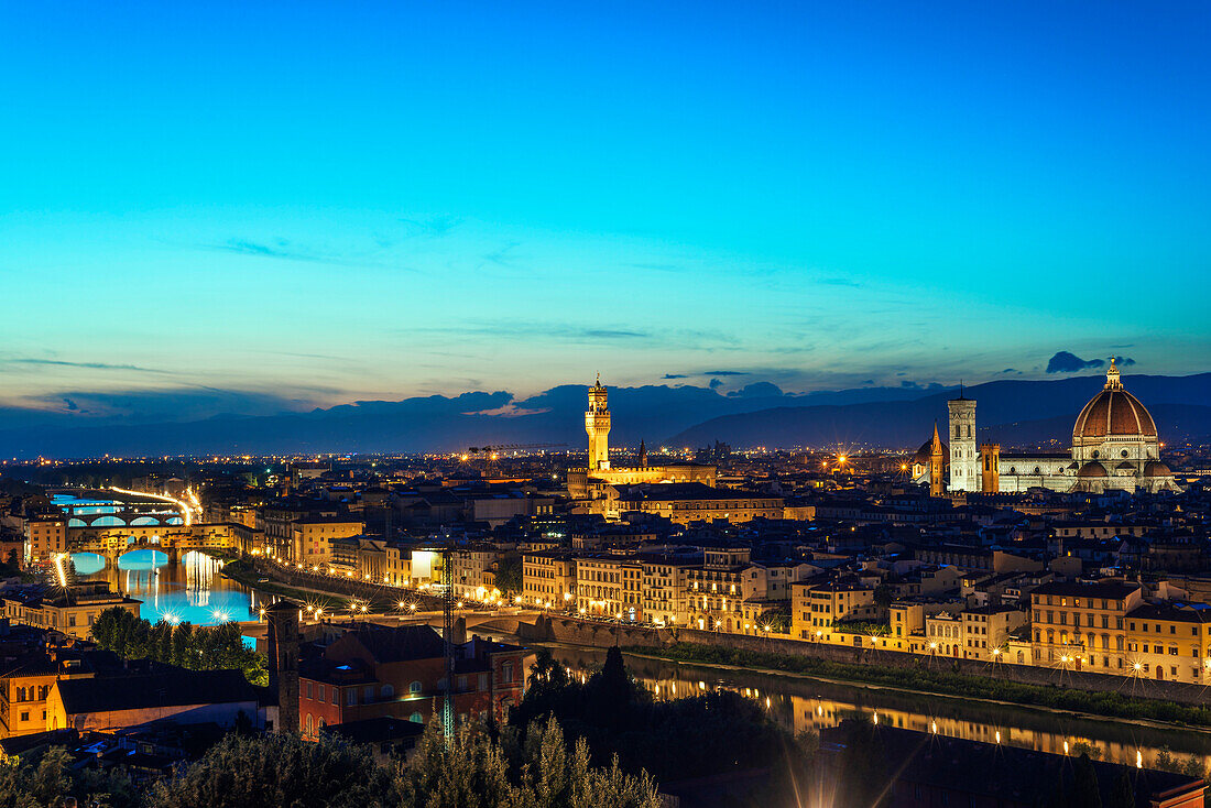 Vecchio Palace and the Duomo (Cathedral), Historic Centre, UNESCO World Heritage Site, Florence, Tuscany, Italy, Europe