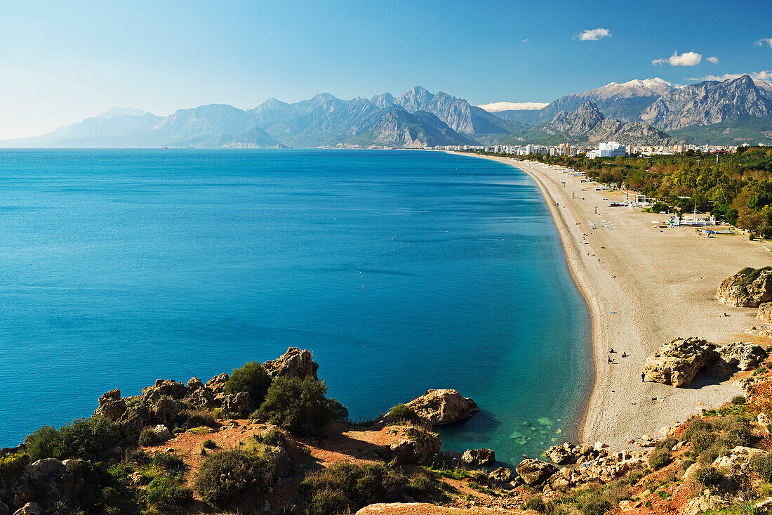 Konyaalti beach, Antalya, Taurus Mountains and Mediterranean Sea, Antalya Province, Anatolia, Turkey, Asia Minor, Eurasia