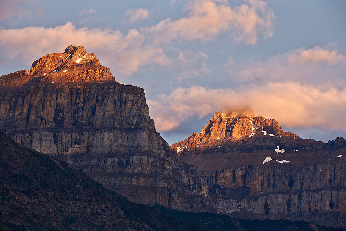 Early light on rugged peaks, Banff National Park, UNESCO World Heritage Site, Alberta, Rocky Mountains, Canada, North America