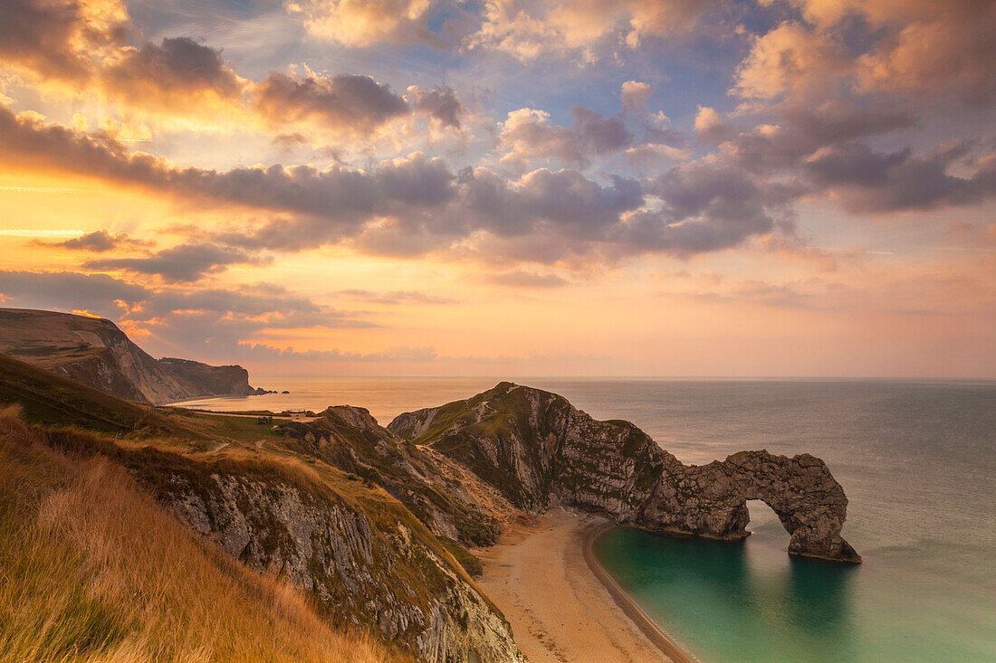 Durdle Door, Lulworth Cove, Jurassic Coast, UNESCO World Heritage Site, Dorset, England, United Kingdom, Europe