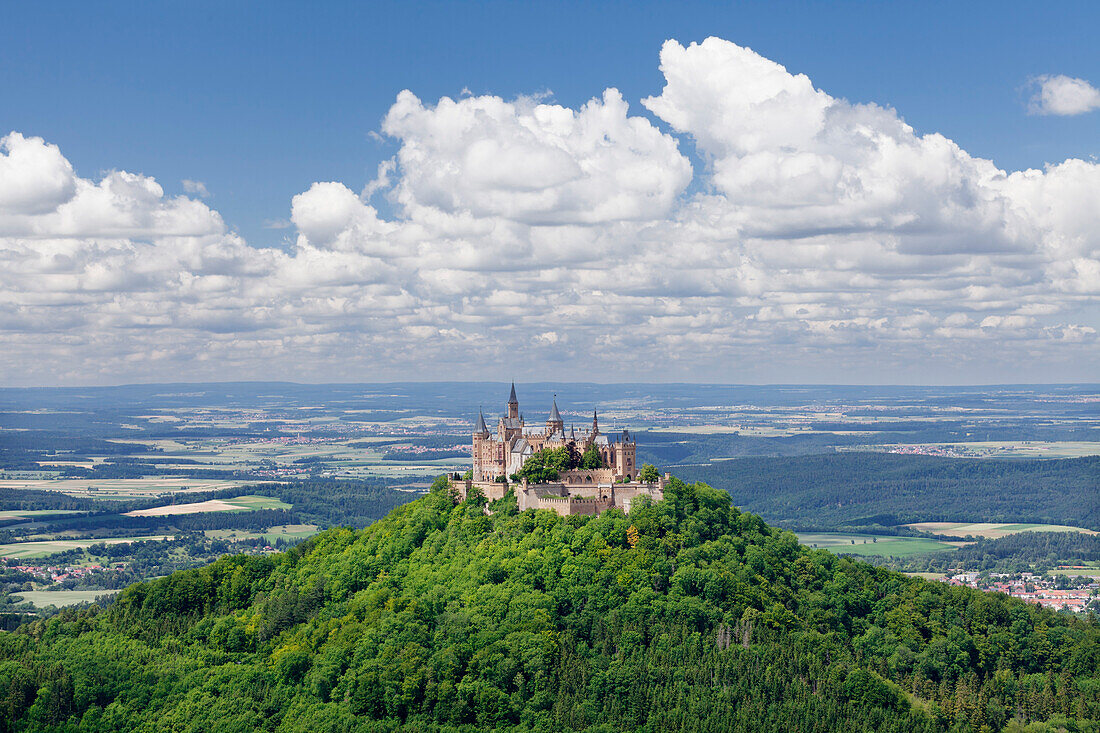 Burg Hohenzollern Castle, Zollernalb, Schwaebische Alb (Swabian Alb), Baden Wurttemberg, Germany, Europe