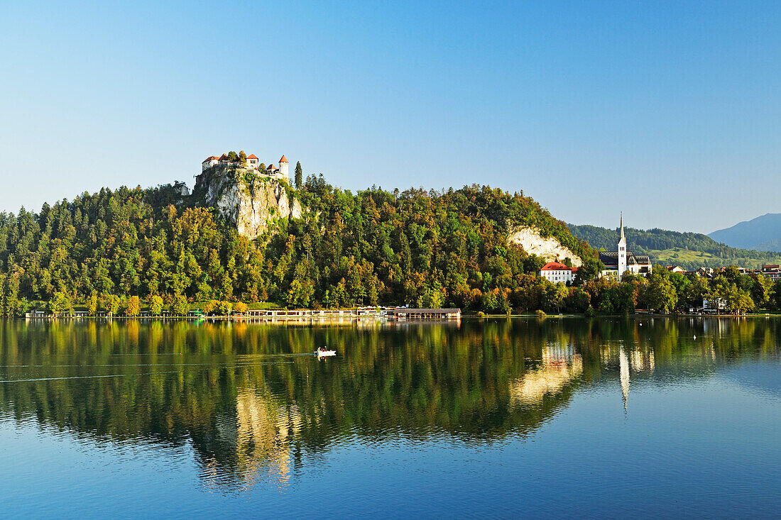 Bled castle, Lake Bled (Blejsko jezero), Bled, Julian Alps, Slovenia, Europe