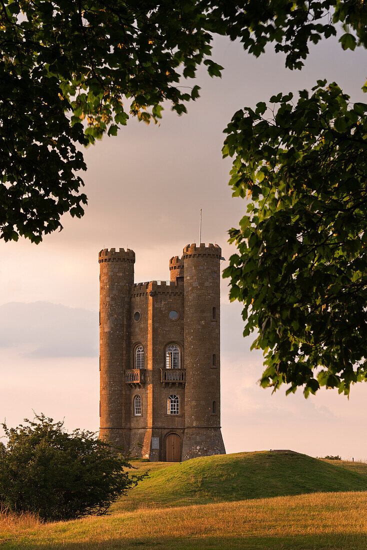 Broadway Tower, one of the Cotswolds most recognisable buildings, Worcestershire, England, United Kingdom, Europe