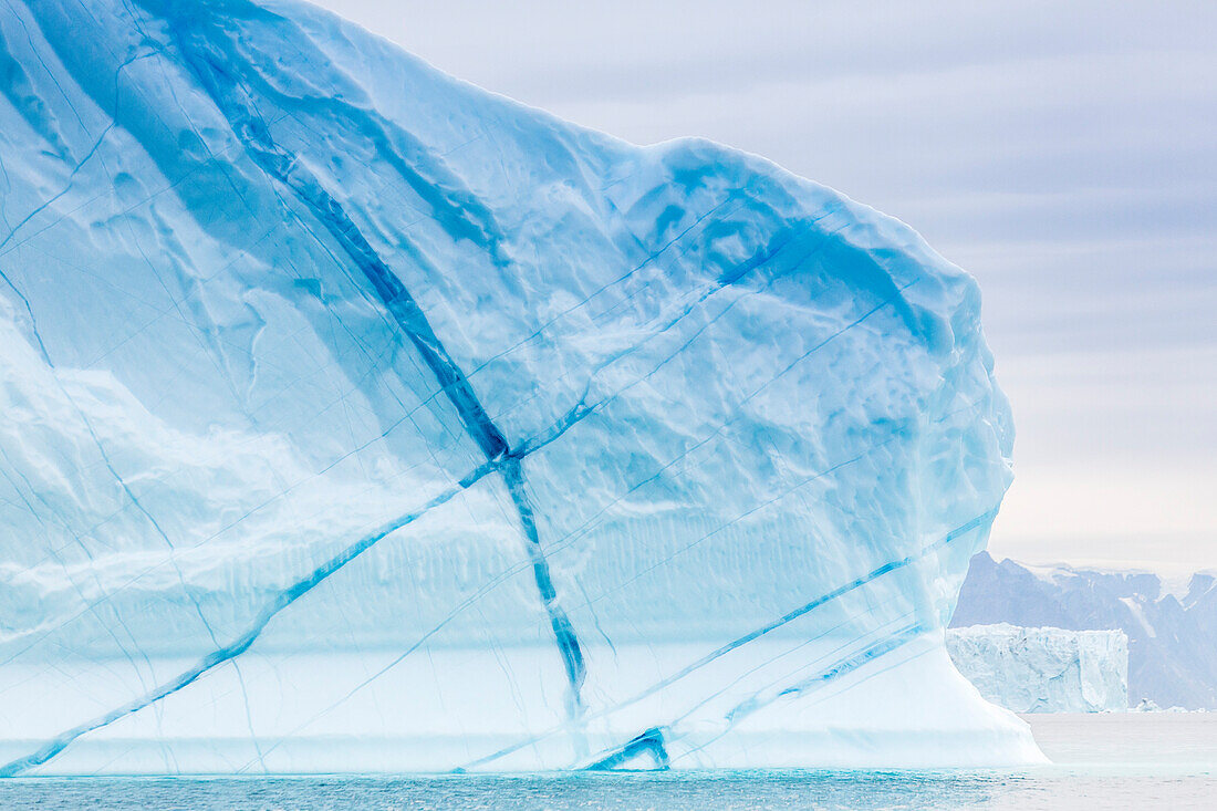 Grounded icebergs, Sydkap, Scoresbysund, Northeast Greenland, Polar Regions