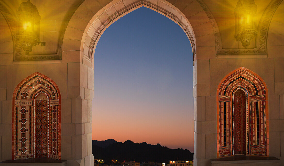 Sultan Quaboos Great Mosque, Muscat, Oman, Middle East