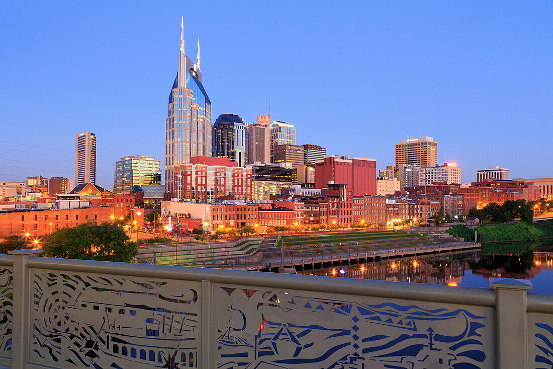 Nashville skyline and Shelby Pedestrian Bridge, Nashville, Tennessee, United States of America, North America