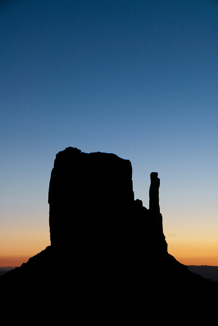 'Monument Valley Navajo Tribal Park, East Mitten, sunrise,&#10; Utah, United States of America, North America'