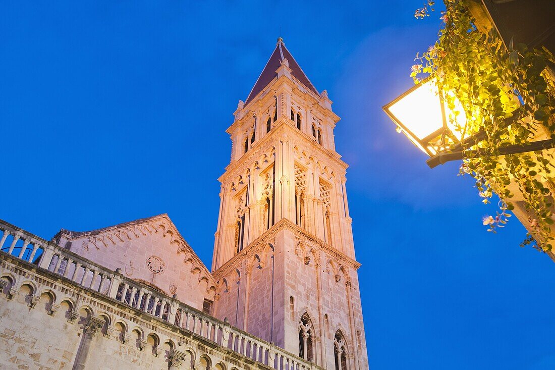 Cathedral of St. Lawrence (Katedrala Sv. Lovre) at night, Trogir, UNESCO World Heritage Site, Dalmatian Coast, Croatia, Europe
