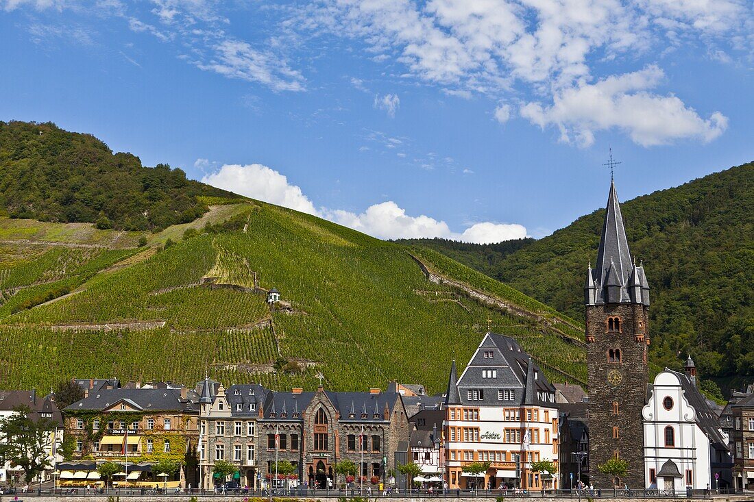 Bernkastel-Kues on the River Moselle, Rhineland-Palatinate, Germany, Europe