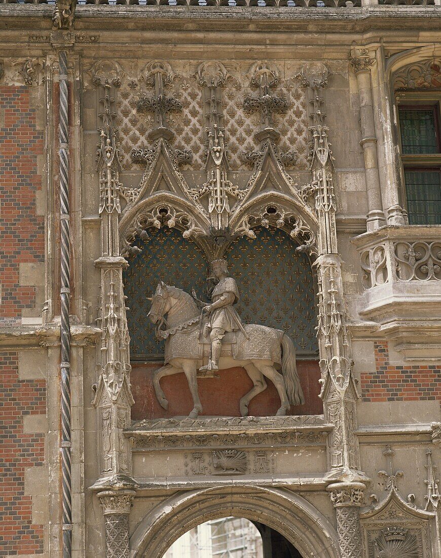 Statue of Louis XII on horseback above the chateau entrance at Blois, Loir-et-Cher, Centre, France, Europe