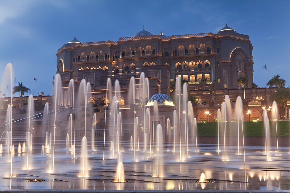 Water fountains in front of the Emirates Palace Hotel, Abu Dhabi, United Arab Emirates, Middle East