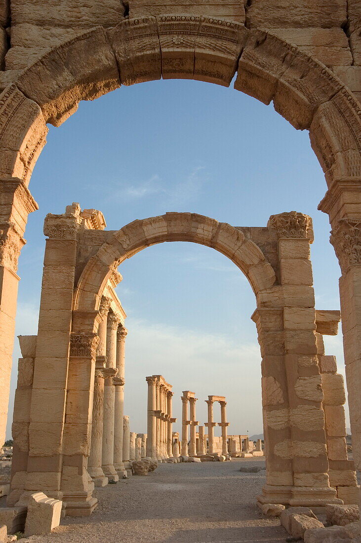 Monumental arch, archaelogical ruins, Palmyra, UNESCO World Heritage Site, Syria, Middle East