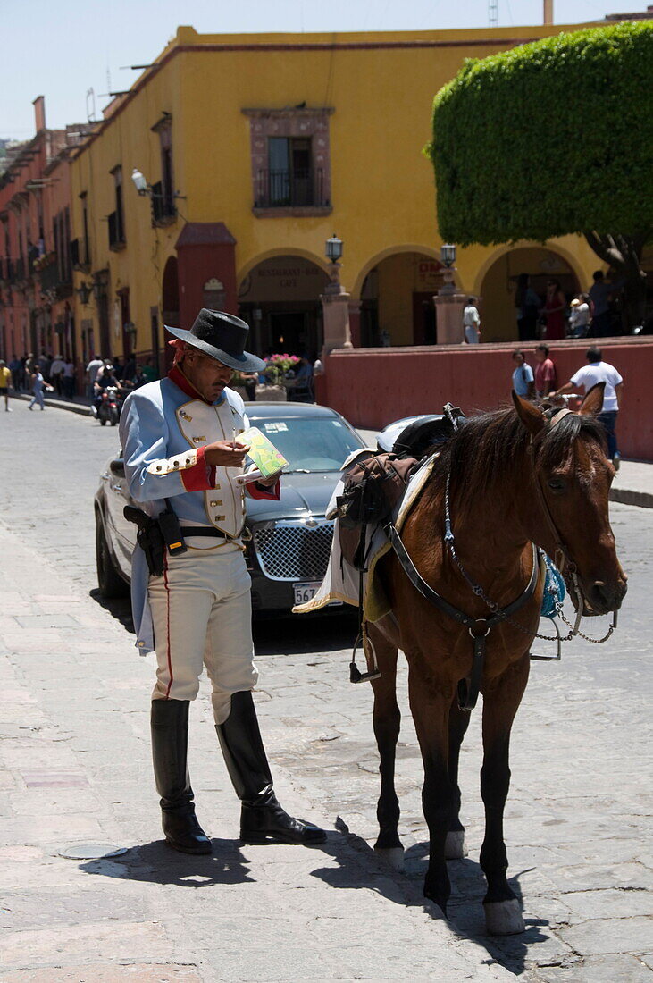 Mounted policeman, San Miguel de Allende (San Miguel), Guanajuato State, Mexico, North America