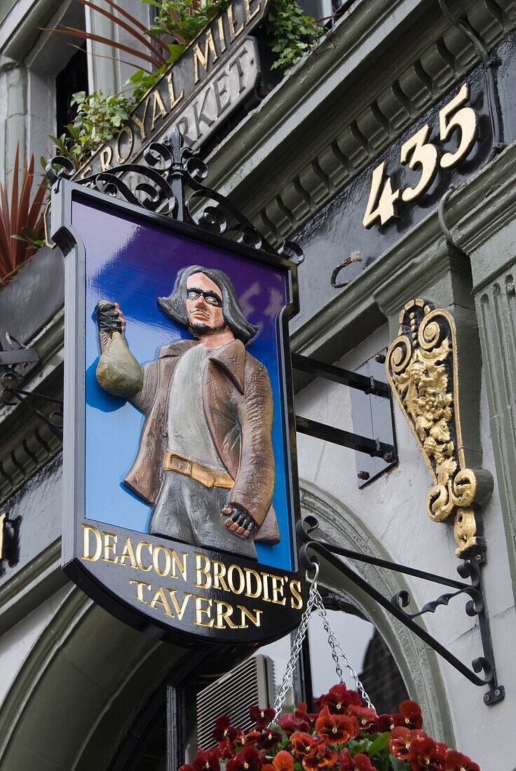 External sign for Deacon Brodie's Tavern, Edinburgh, Lothian, Scotland, United Kingdom, Europe