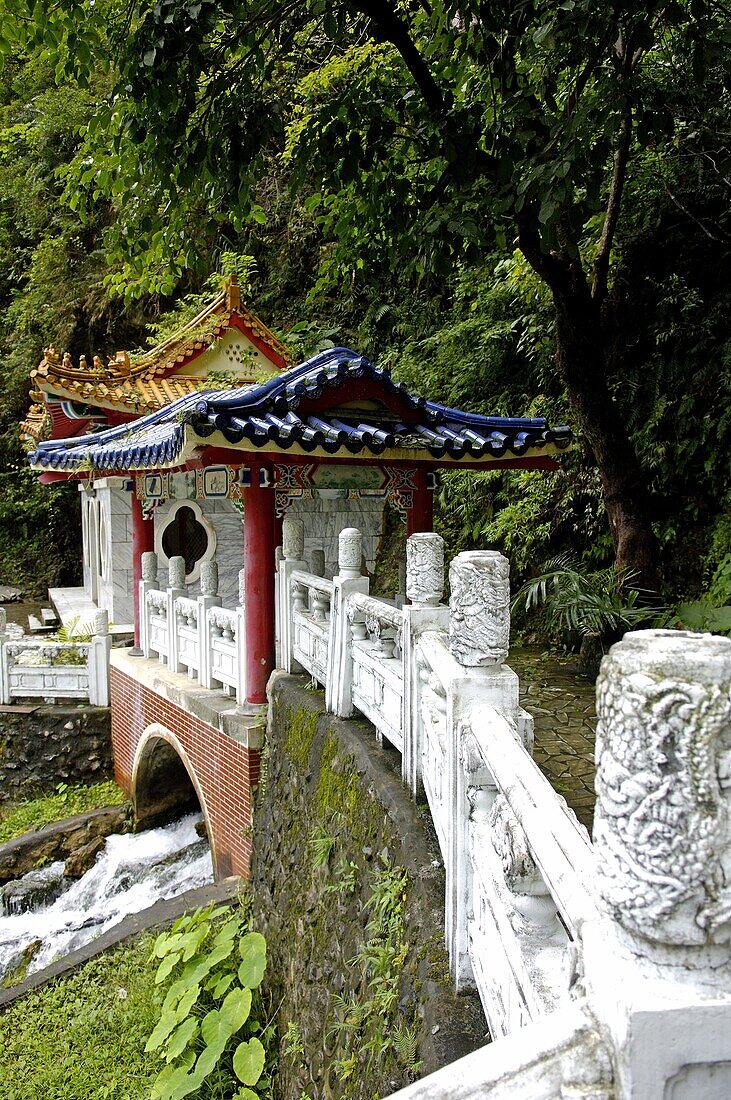 Mausoleum of Eternal Spring, Gorge of Taroko, Taroko National Park, Hualian city area, Taiwan, Republic of China, Asia