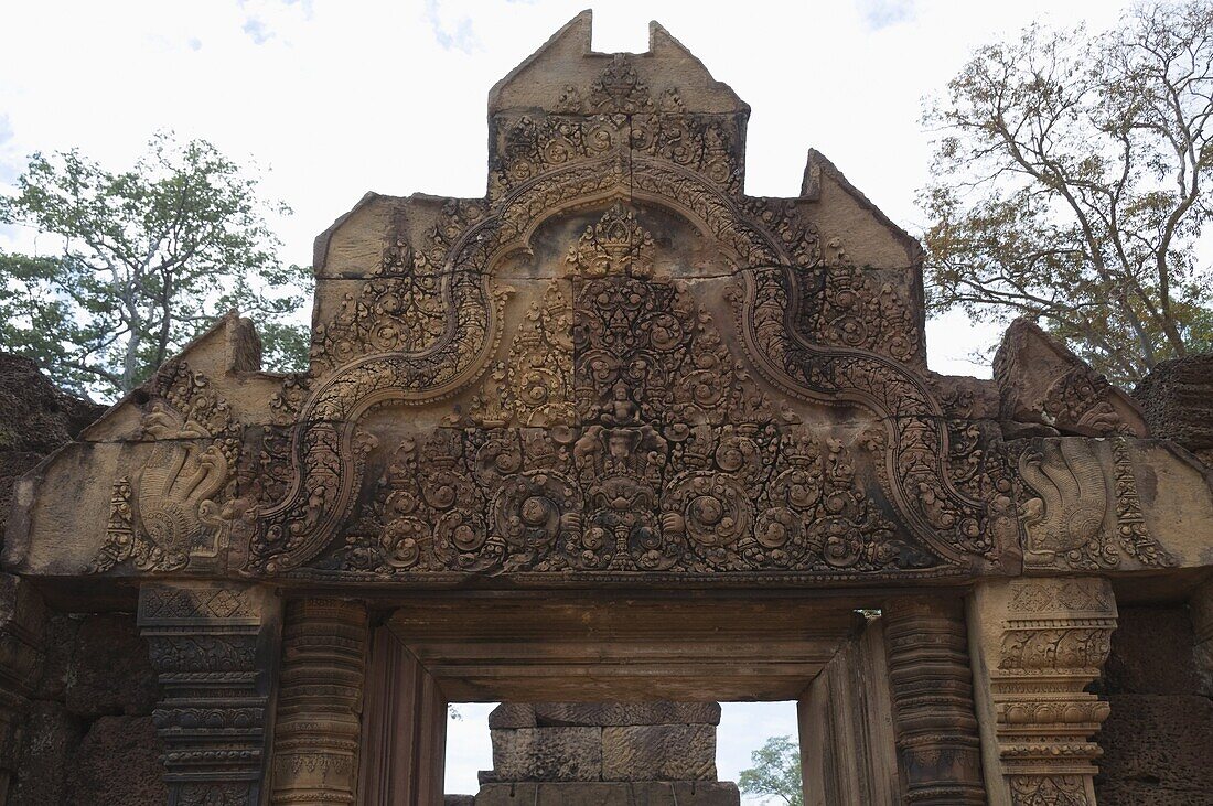 Banteay Srei Hindu temple, near Angkor, UNESCO World Heritage Site, Siem Reap, Cambodia, Indochina, Southeast Asia, Asia