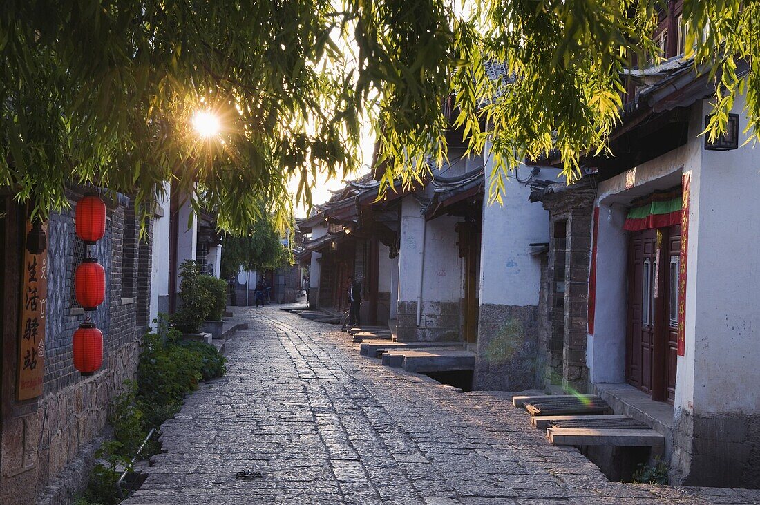 Sunrise on a cobbled streets in Lijiang Old Town, UNESCO World Heritage Site, Yunnan Province, China, Asia