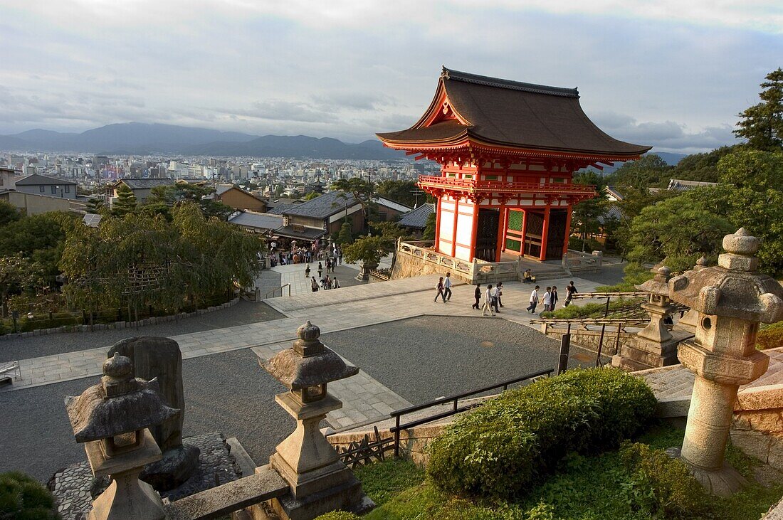 Kiyomizu dera temple, UNESCO World Heritage Site, Kyoto city, Honshu, Japan, Asia