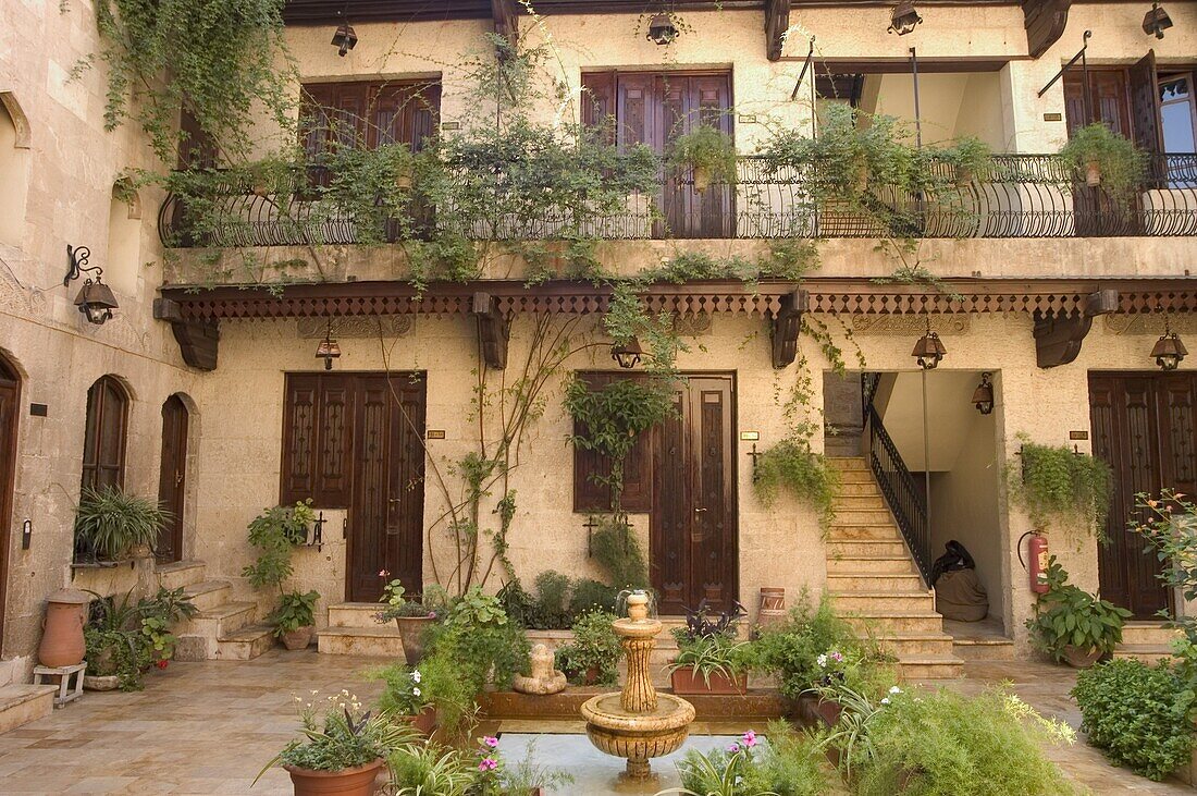 Courtyard, Beit Al-Wakil Hotel, Aleppo (Haleb), Syria, Middle East