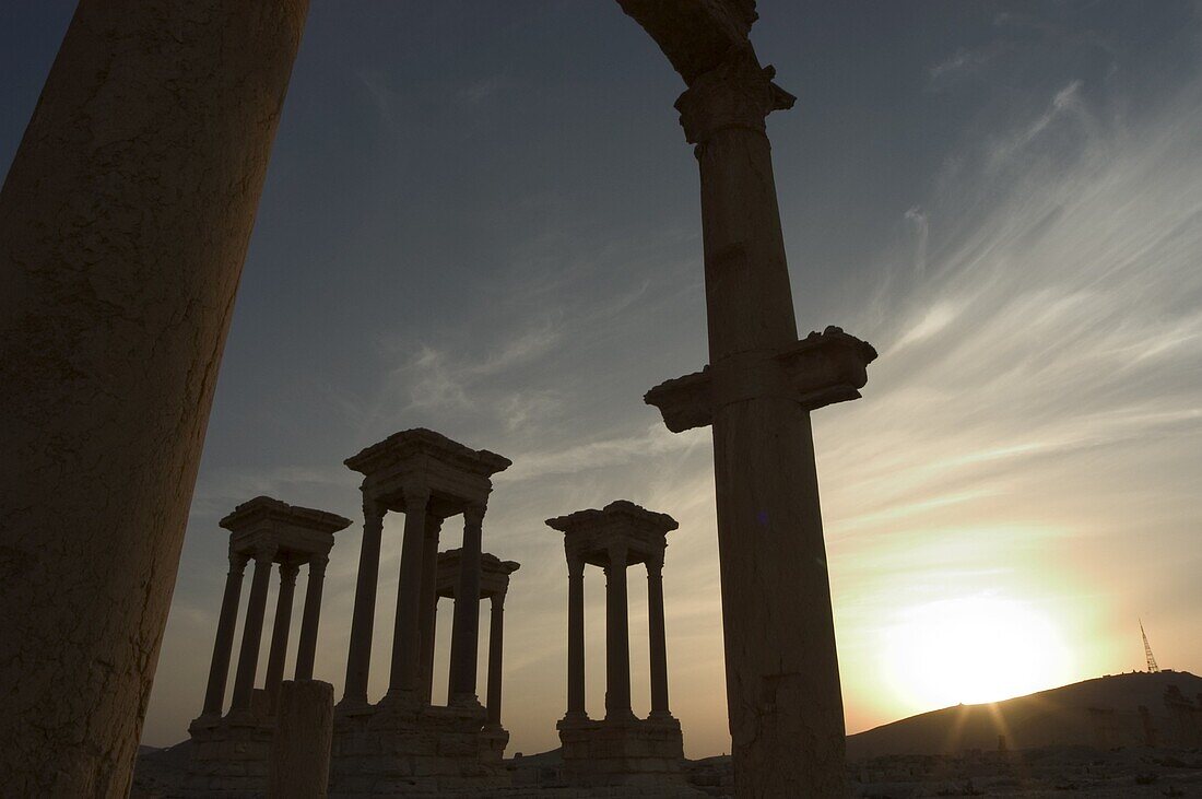 Sunset, archaelogical ruins, Palmyra, UNESCO World Heritage Site, Syria, Middle East