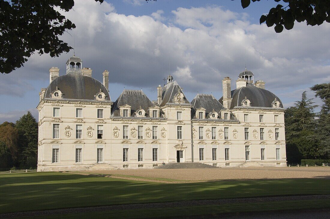 The 17th century Chateau de Cheverny, Loir-et-Cher, Loire Valley, France, Europe