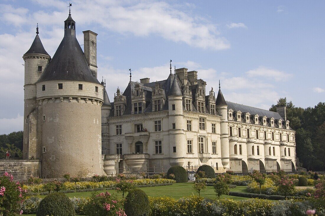 Chateau de Chenonceau and the Marques Tower from Catherine de Medici's garden, Cher Valley, Indre-et-Loire, Pays de la Loire, France, Europe
