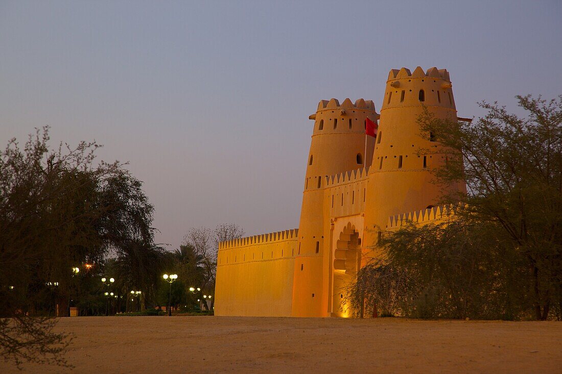 Al Jahili Fort at dusk, Al Jahili Park, Al Ain, Abu Dhabi, United Arab Emirates, Middle East