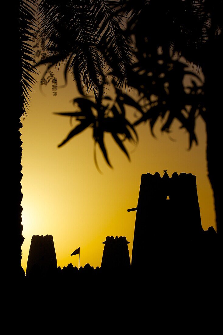 Al Jahili Fort at sunset, Al Jahili Park, Al Ain, Abu Dhabi, United Arab Emirates, Middle East