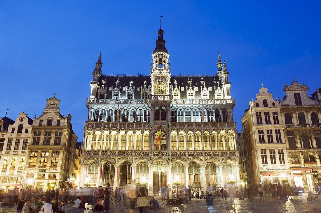 Hotel de Ville (Town Hall) in the Grand Place illuminated at night, UNESCO World Heritage Site, Brussels, Belgium, Europe