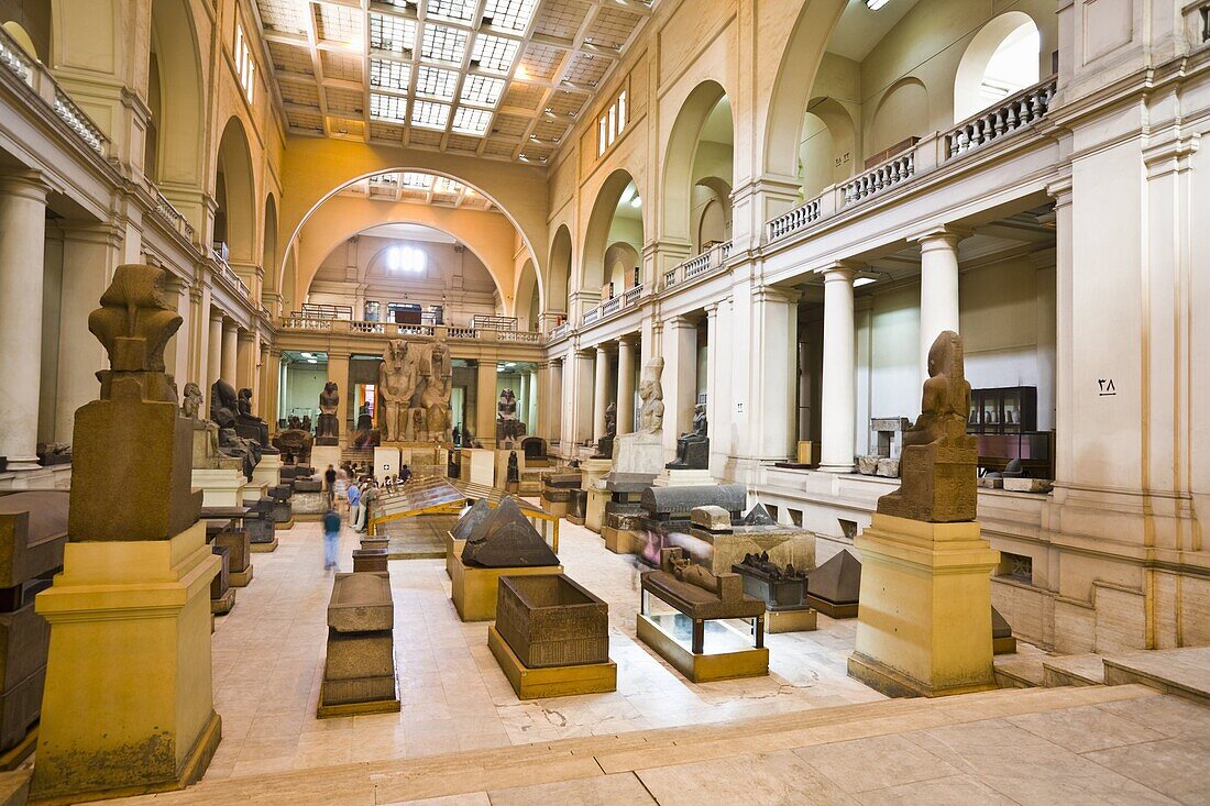 Interior of the Main Hall, The Museum of Egyptian Antiquities (Egyptian Museum), Cairo, Egypt, North Africa, Africa