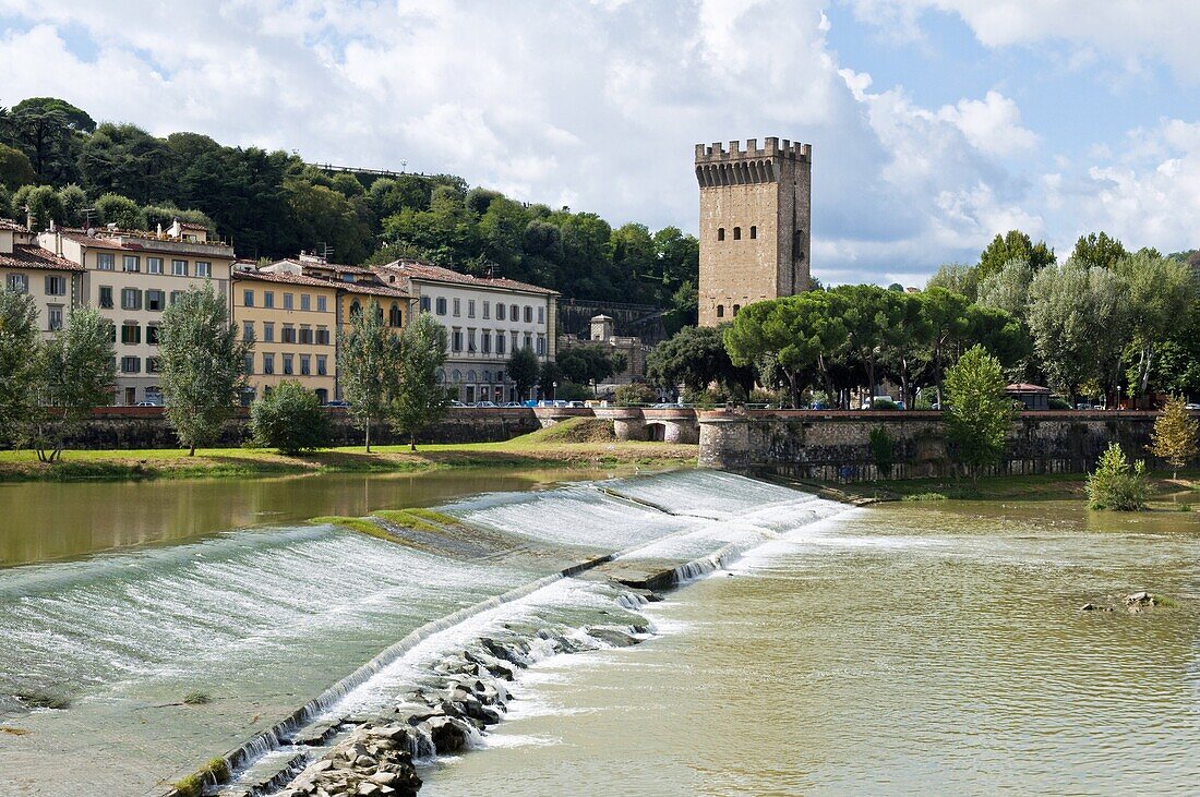 San Niccola Weir (Pescaia San Niccola), Florence (Firenze), UNESCO World Heritage Site, Tuscany, Italy, Europe
