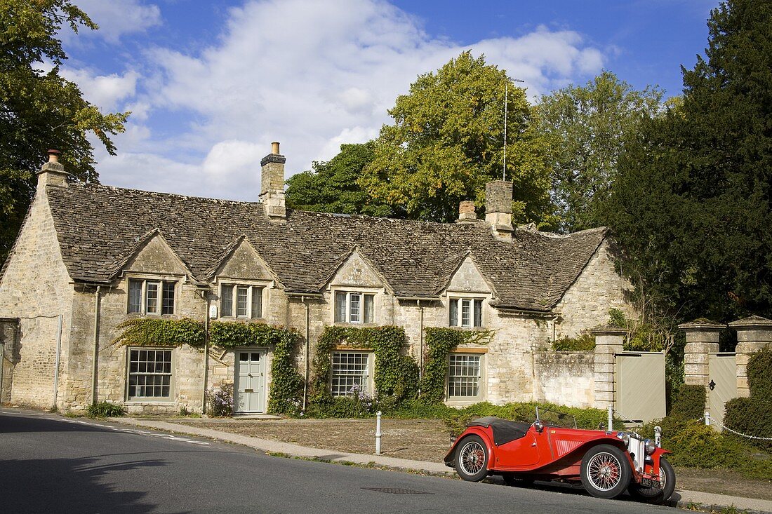 MG Car in Burford, Oxfordshire, Cotswolds, England, United Kingdom, Europe