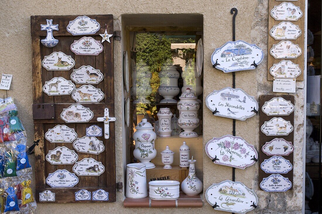 Faience pottery, Moustiers-Sainte-Marie, Alpes-de-Haute-Provence, Provence, France, Europe