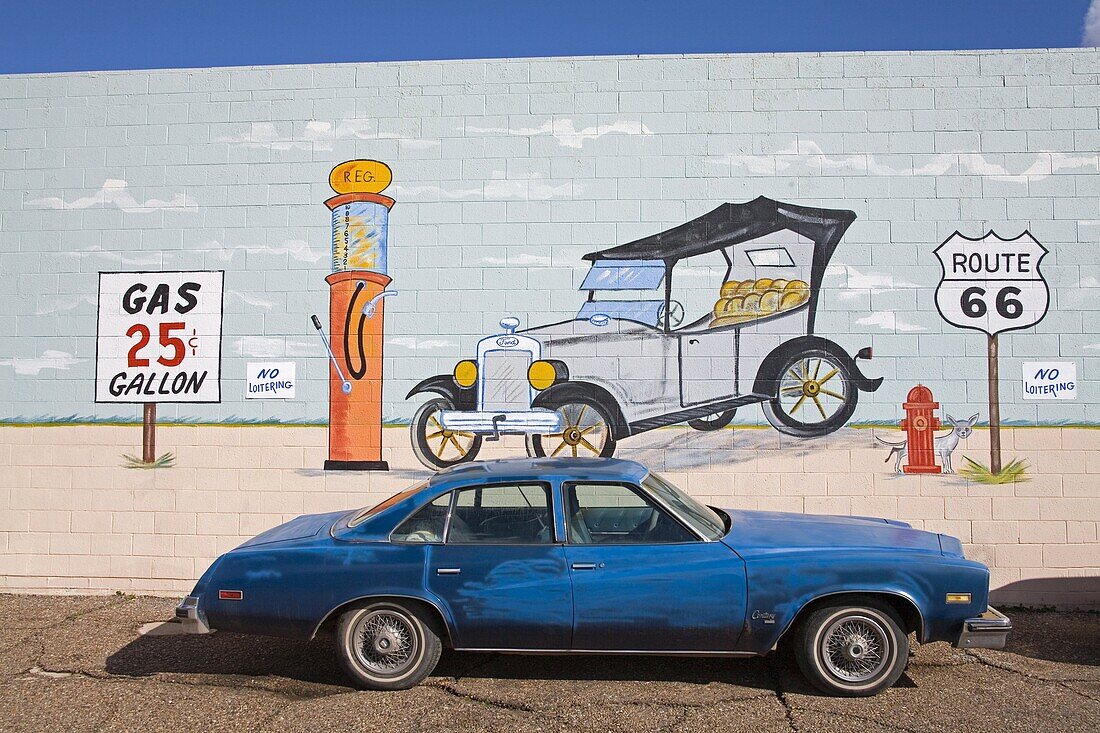 Mural painted by Servo on Auto Repair Shop, Holbrook City, Route 66, Arizona, United States of America, North America